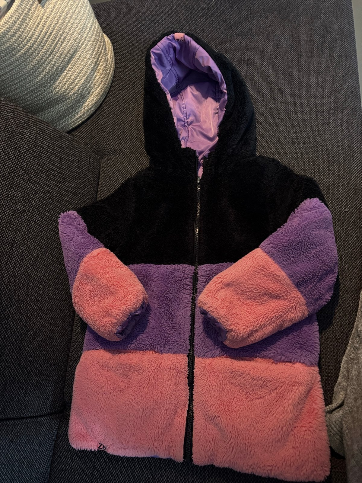 Z8 Omkeerbaar teddy jas zwart/paars/roze - maat 116/122, Ophalen of Verzenden, Gebruikt, Meisje