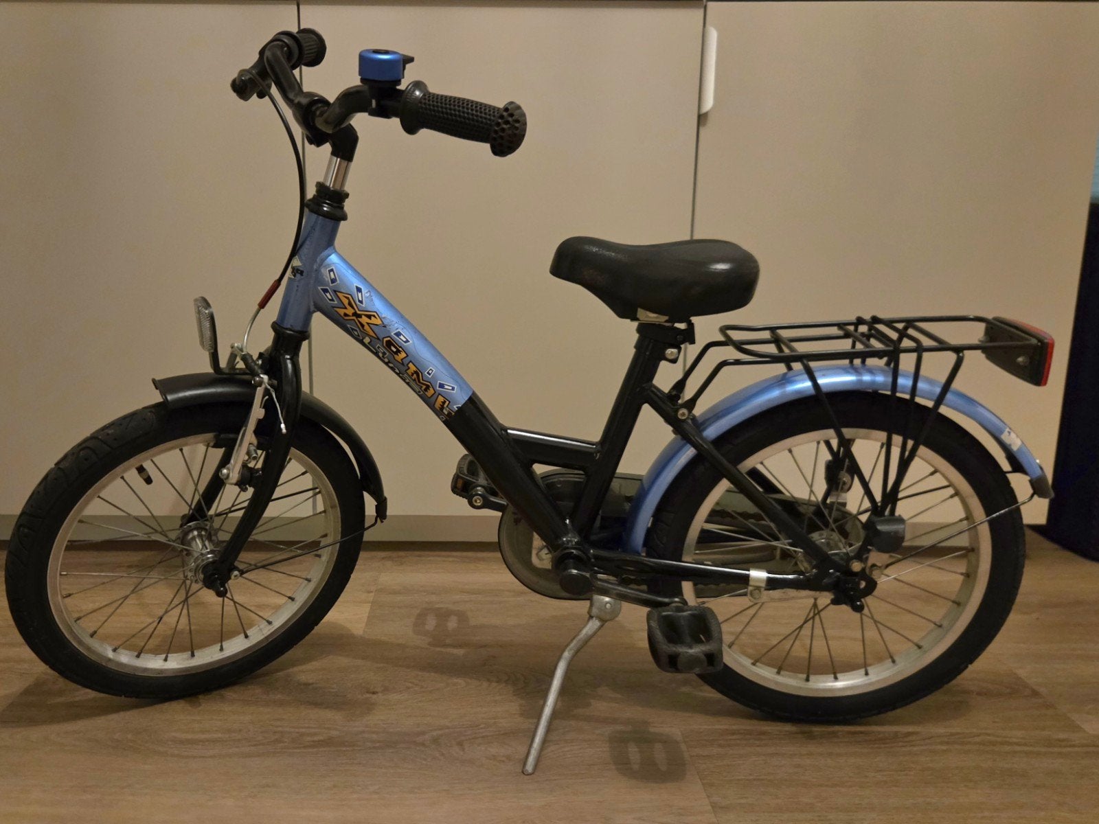 Kinderfietsje blauw/zwart 16 inch, Ophalen, Terugtraprem, Zijwieltjes, 16 tot 20 inch