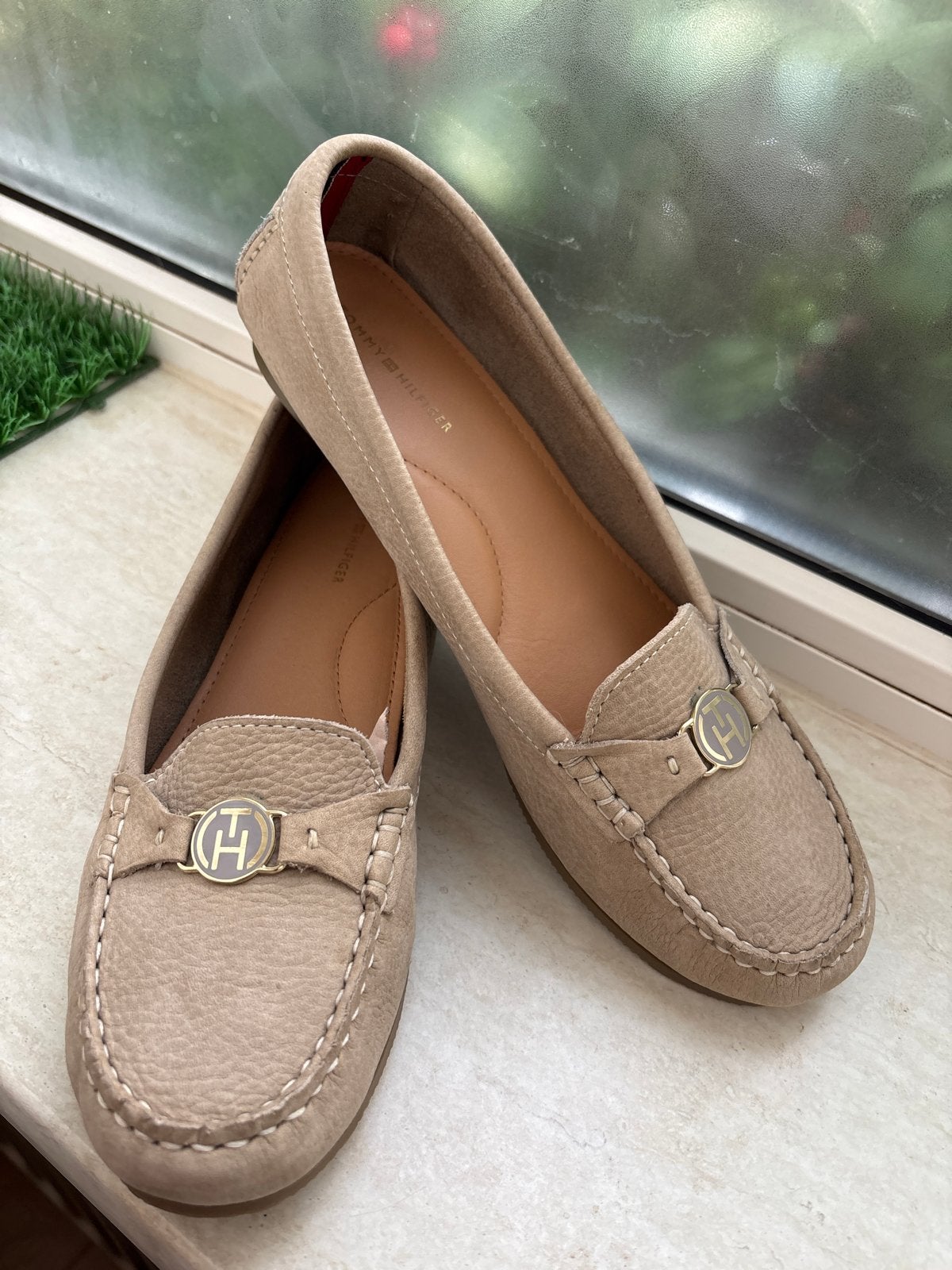 Tommy Hilfiger Kelly 41 beige dames instappers, Kleding | Dames, Schoenen, Gedragen, Instappers, Beige, Ophalen of Verzenden