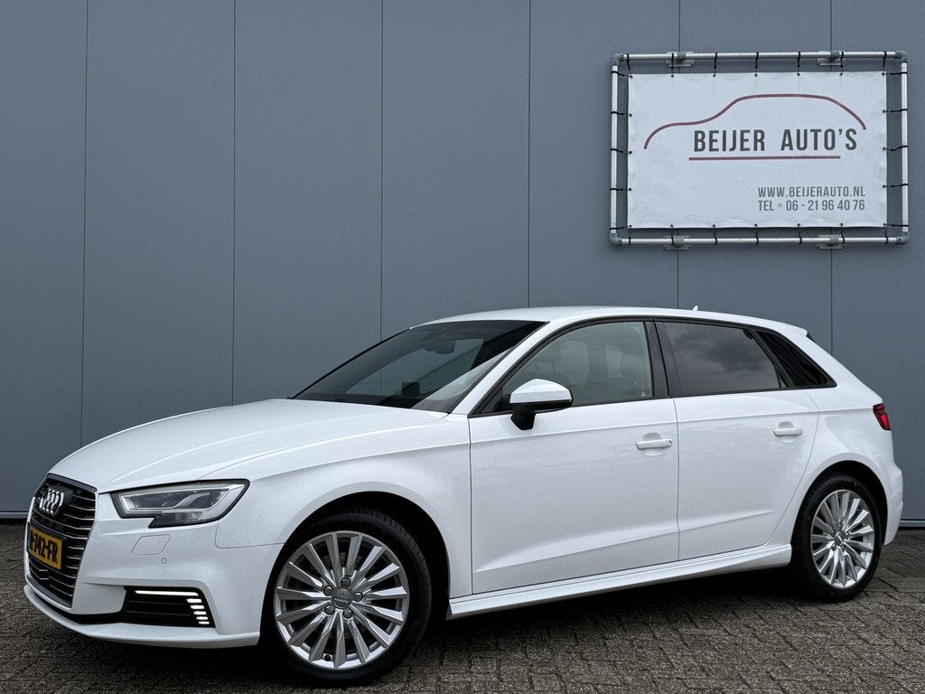Audi A3 Sportback 1.4 e-tron Sport Automaat Navigatie/Camera, Auto's, Stof, Gebruikt, Euro 6, 4 cilinders