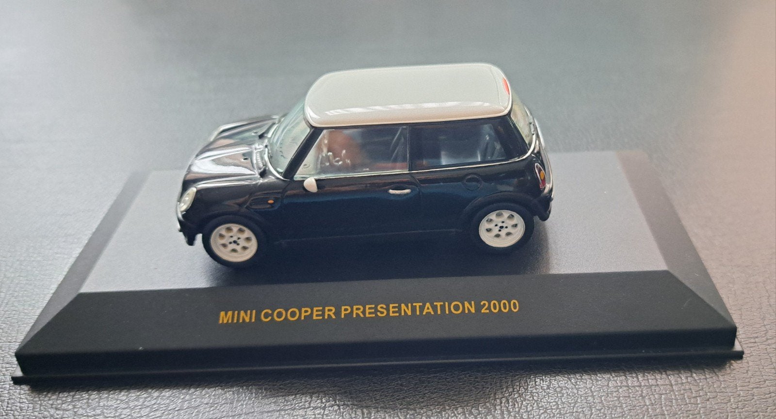 IXO 1:43 Mini Cooper 2000, Ophalen of Verzenden, Zo goed als nieuw, Auto, Overige merken