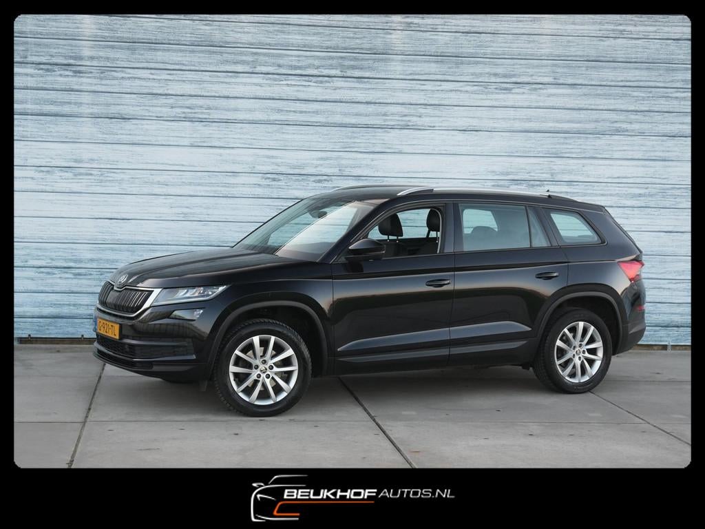 Skoda Kodiaq 1.5 TSI Business Edition Carplay Cam Trekhaak, Auto's, 4 cilinders, 150 pk, Zwart, Origineel Nederlands