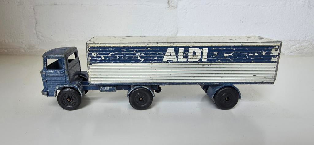 Vintage, metalen schaalmodel / Mercedes truck /Aldi, Antiek en Kunst, Ophalen of Verzenden
