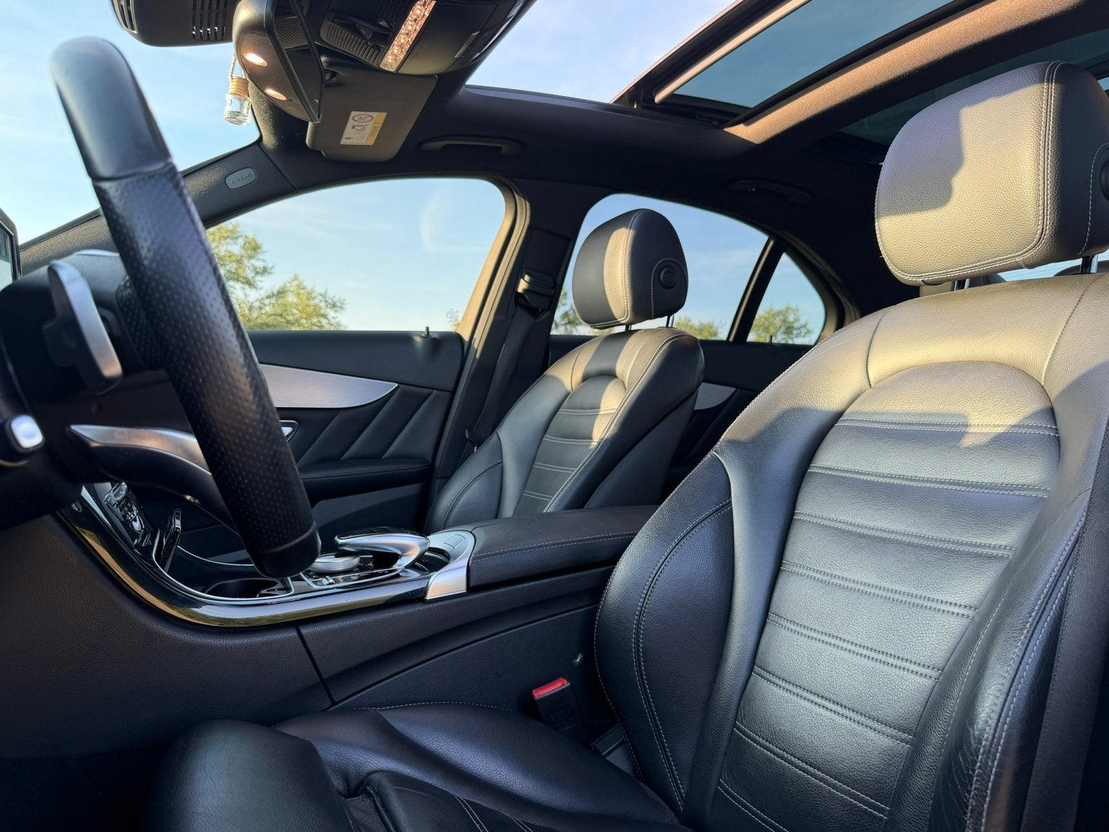 Foto 12 van Mercedes-Benz C350e 211PK | Pano | Burmester | 360 Camera