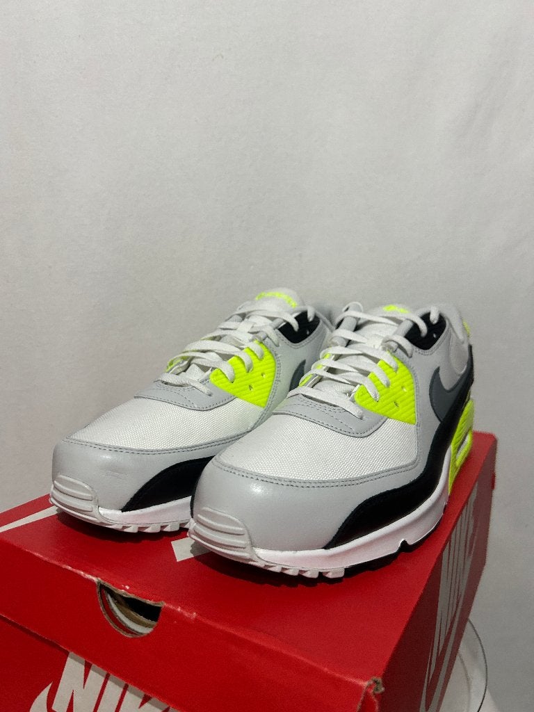 NIEUW IN DOOS Maat 49,5 - Nike Air Max 90 GoreTex White Volt, Kleding | Heren, Schoenen, Verzenden, Wit, Nike, Nieuw