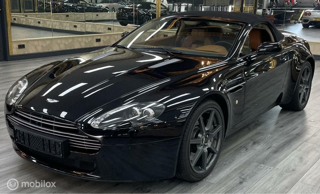 Aston Martin V8 VANTAGE ROAD actie € 2.500,00 korting, Auto's, Aston Martin, Automaat, Achterwielaandrijving, Gebruikt, Cabriolet