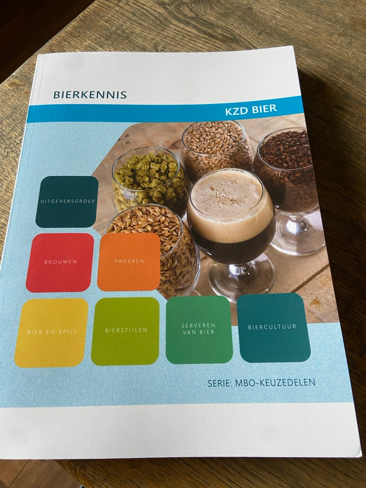 Bierkennis KZD Bier MBO-keuzedelen, Ophalen of Verzenden, Zo goed als nieuw, MBO