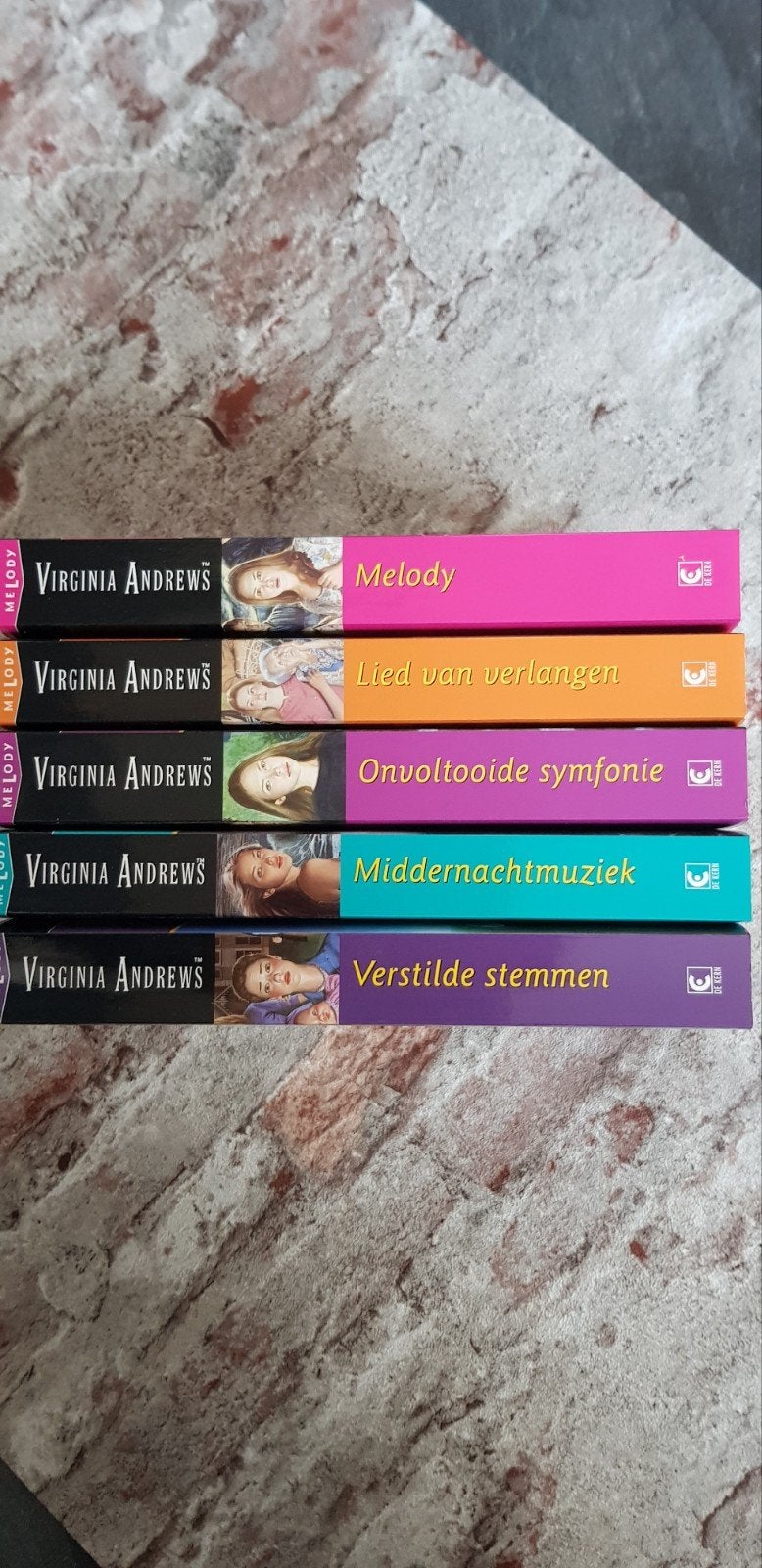 Virginia Andrews - Melody vijfdelige serie, Boeken, Ophalen of Verzenden, Zo goed als nieuw, Virginia Andrews