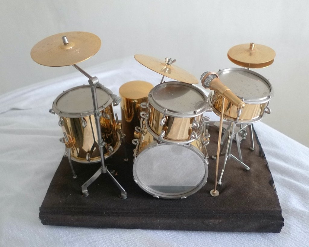 Een handgemaakt miniatuur drumstel., Ophalen of Verzenden