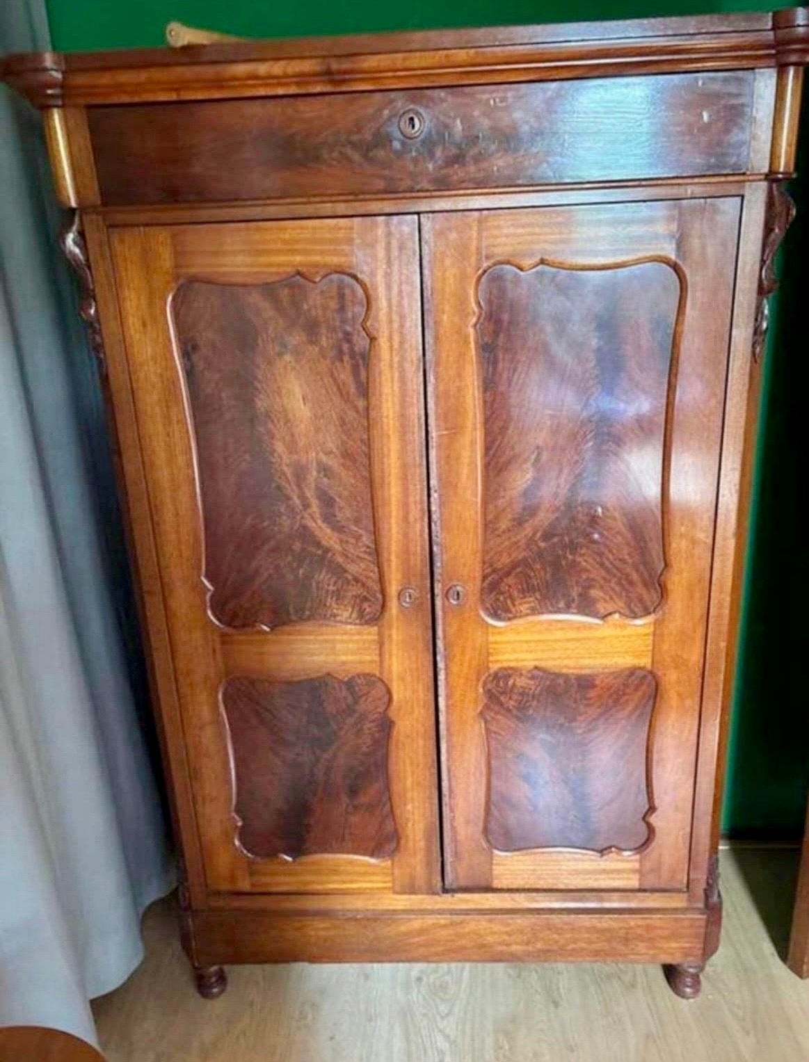 Antieke tafel gratis af te halen voor zondag 2 aug, Ophalen