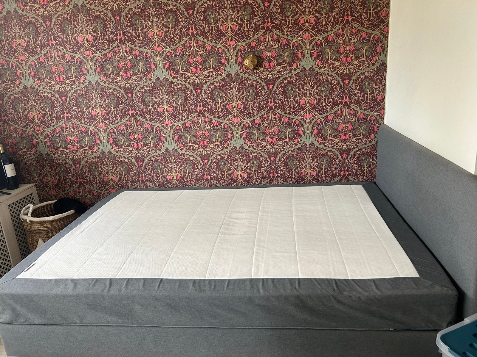 IKEA SÄBÖVIK Boxspring 140x200 cm - Grijs, Huis en Inrichting, Ophalen, Tweepersoons, 140 cm, Zo goed als nieuw