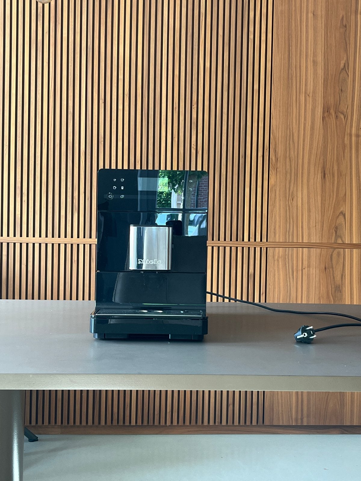 Miele CVA 6401 Koffiemachine - Zo goed als nieuw, Ophalen, Afneembaar waterreservoir, 10 kopjes of meer, Koffiemachine