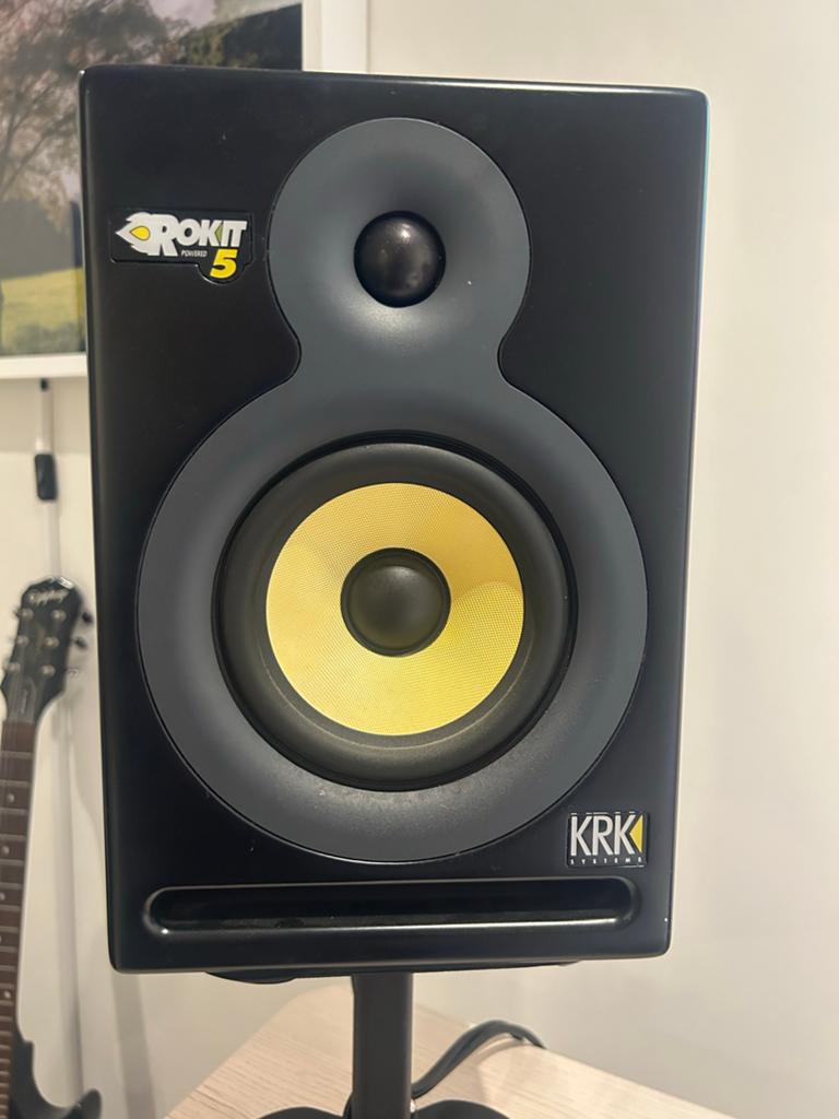 2x KRK Rokit 5 G3 Studio Monitor + Innox standaarden, Zo goed als nieuw, 60 tot 120 watt, Front, Rear of Stereo speakers, Ophalen