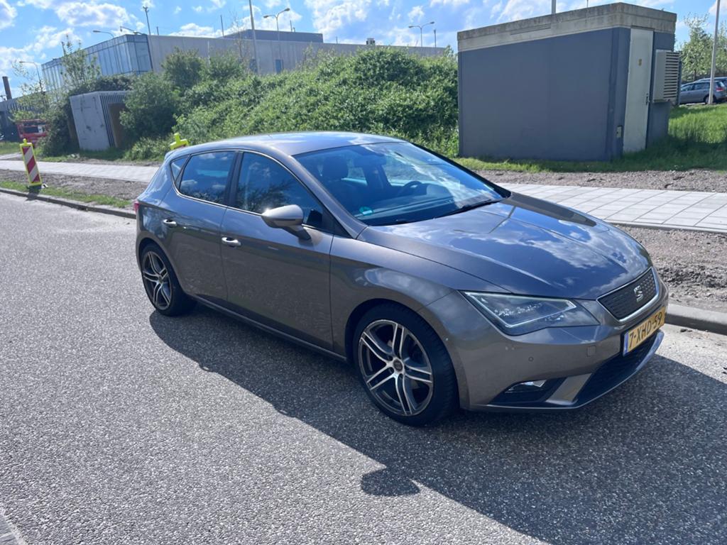 Seat Leon 1.6 TDI 81KW/110PK 2014 Grijs, Voorwielaandrijving, 1160 kg, 4 cilinders, Leon