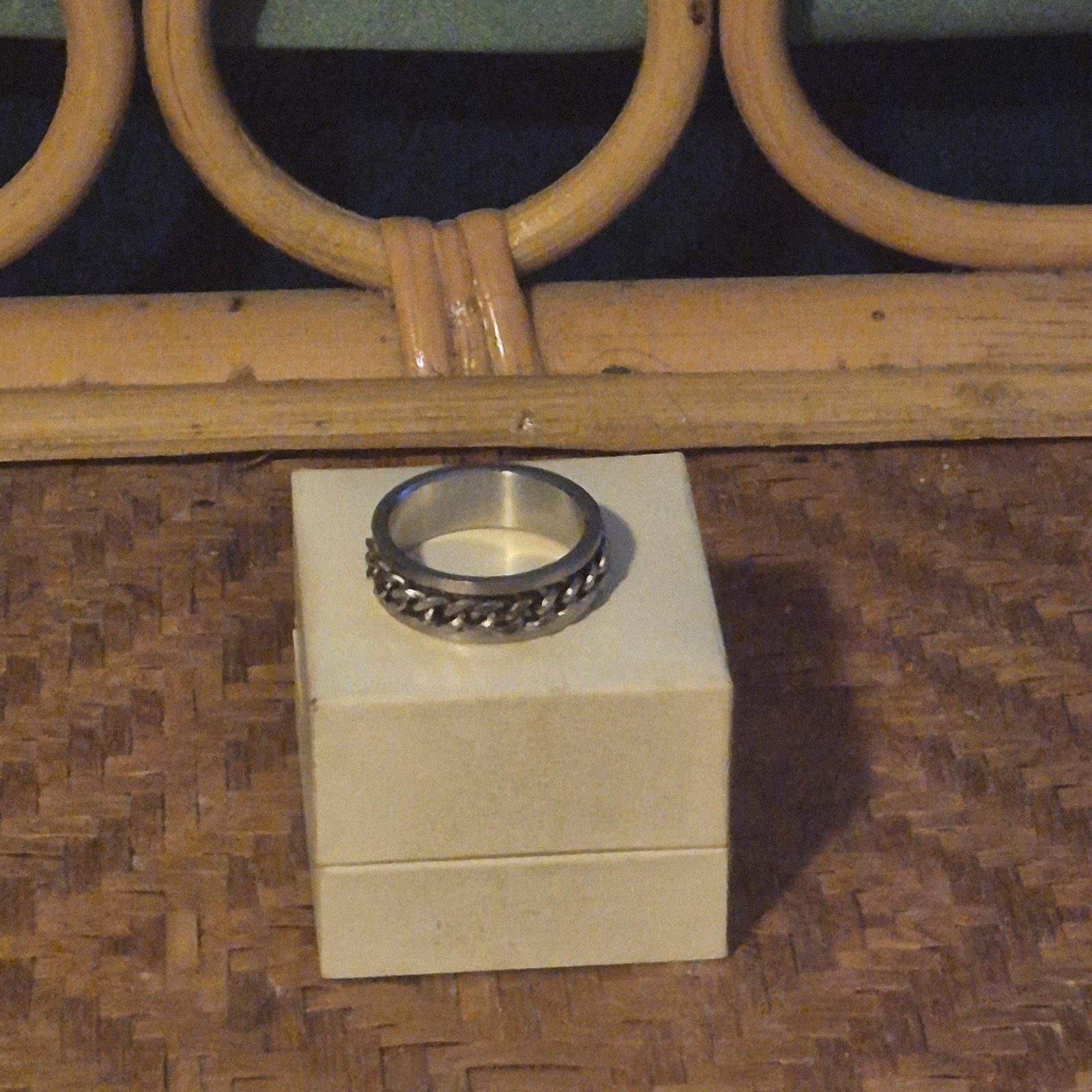 Stalen ring met kettingdesign, Sieraden, Tassen en Uiterlijk, Ringen, 20 of groter, IJzer of Staal, Nieuw, Ophalen of Verzenden