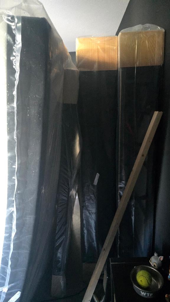 King size bed, met berging. Nieuw nog in verpakking., Ophalen, Zwart, 180 cm, 200 cm