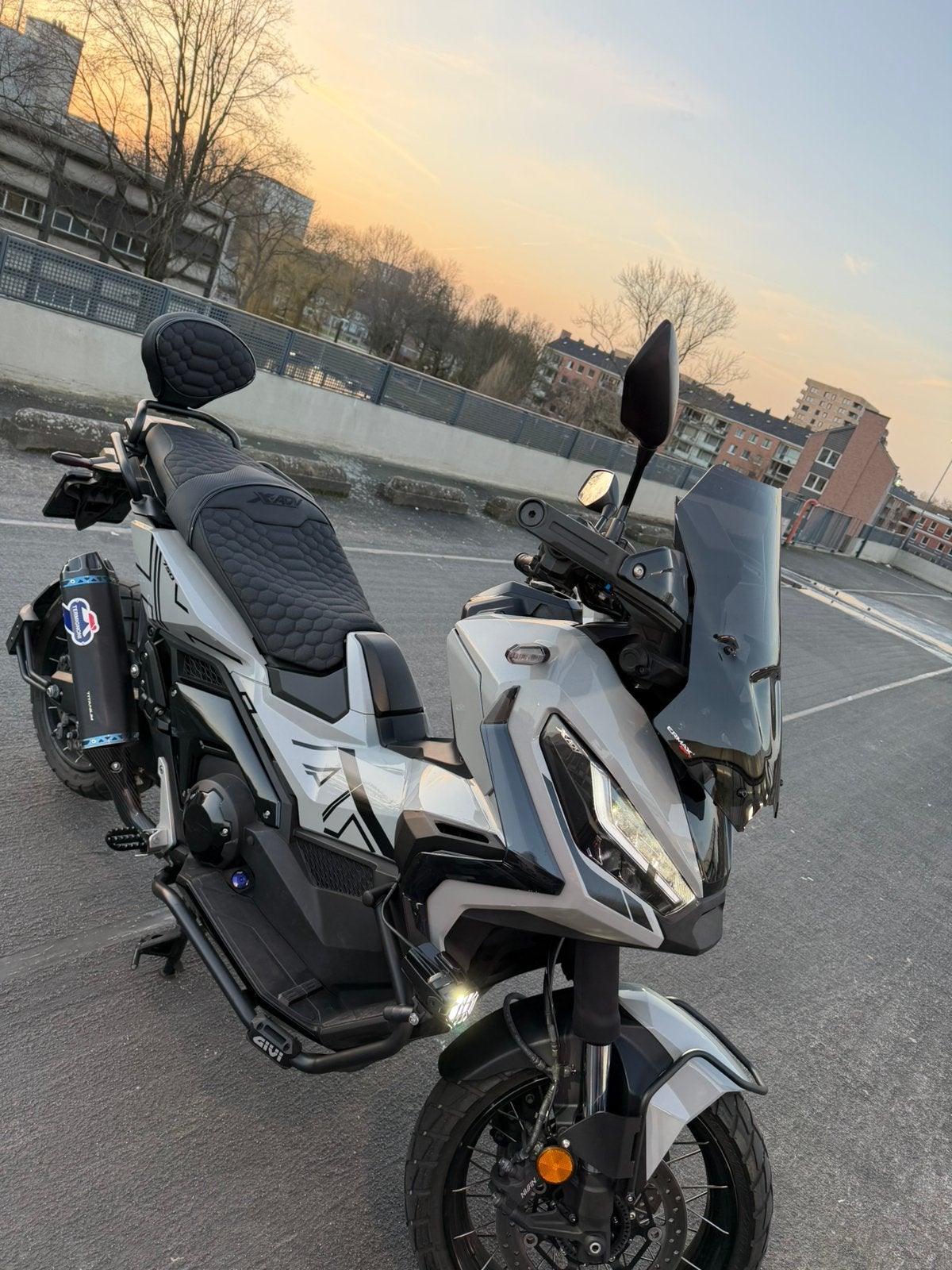 Honda X-adv 750 - 2023- full option, Particulier, Scooter