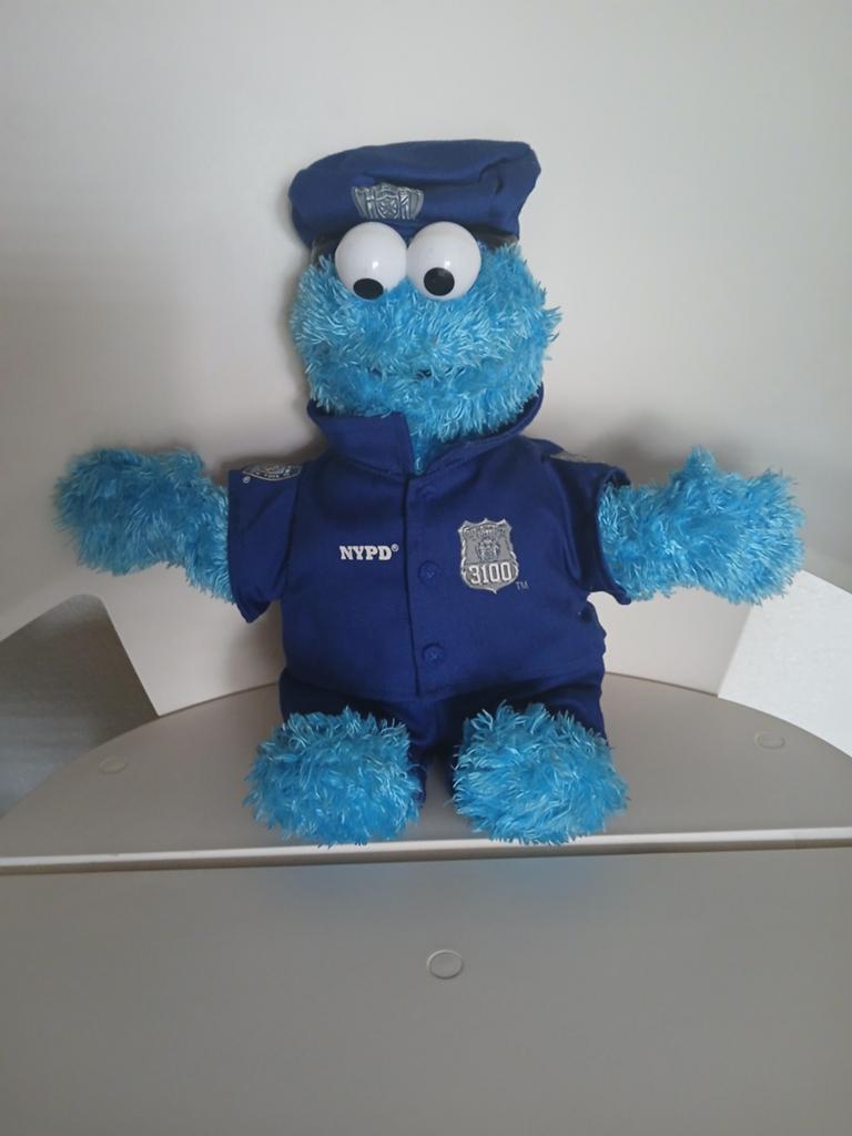 Sesamstraat Koekiemonster als politieagent knuffel, Overige typen, Blauw, Ophalen of Verzenden, Zo goed als nieuw