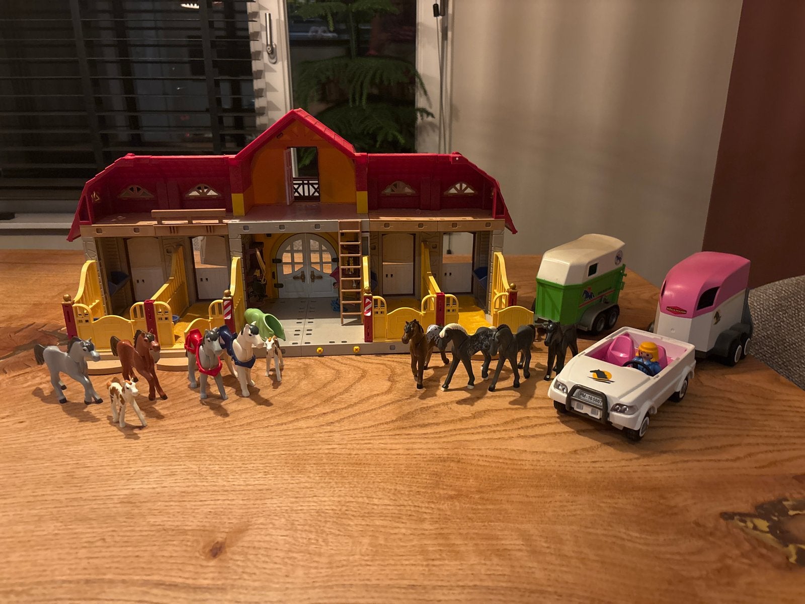 Playmobil Paardenstal met auto en trailers, Ophalen of Verzenden, Gebruikt, Jongen of Meisje