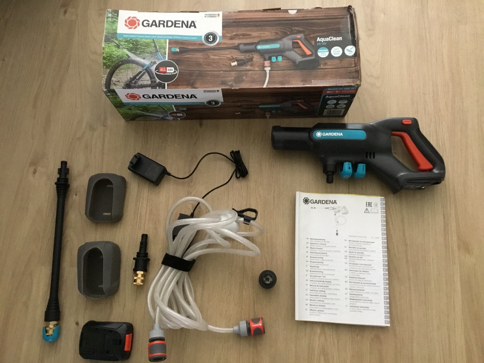 Gardena AquaClean 24/18V Accu Mediumdrukreiniger, Ophalen, Zo goed als nieuw, Accu, Met regelbare waterdruk