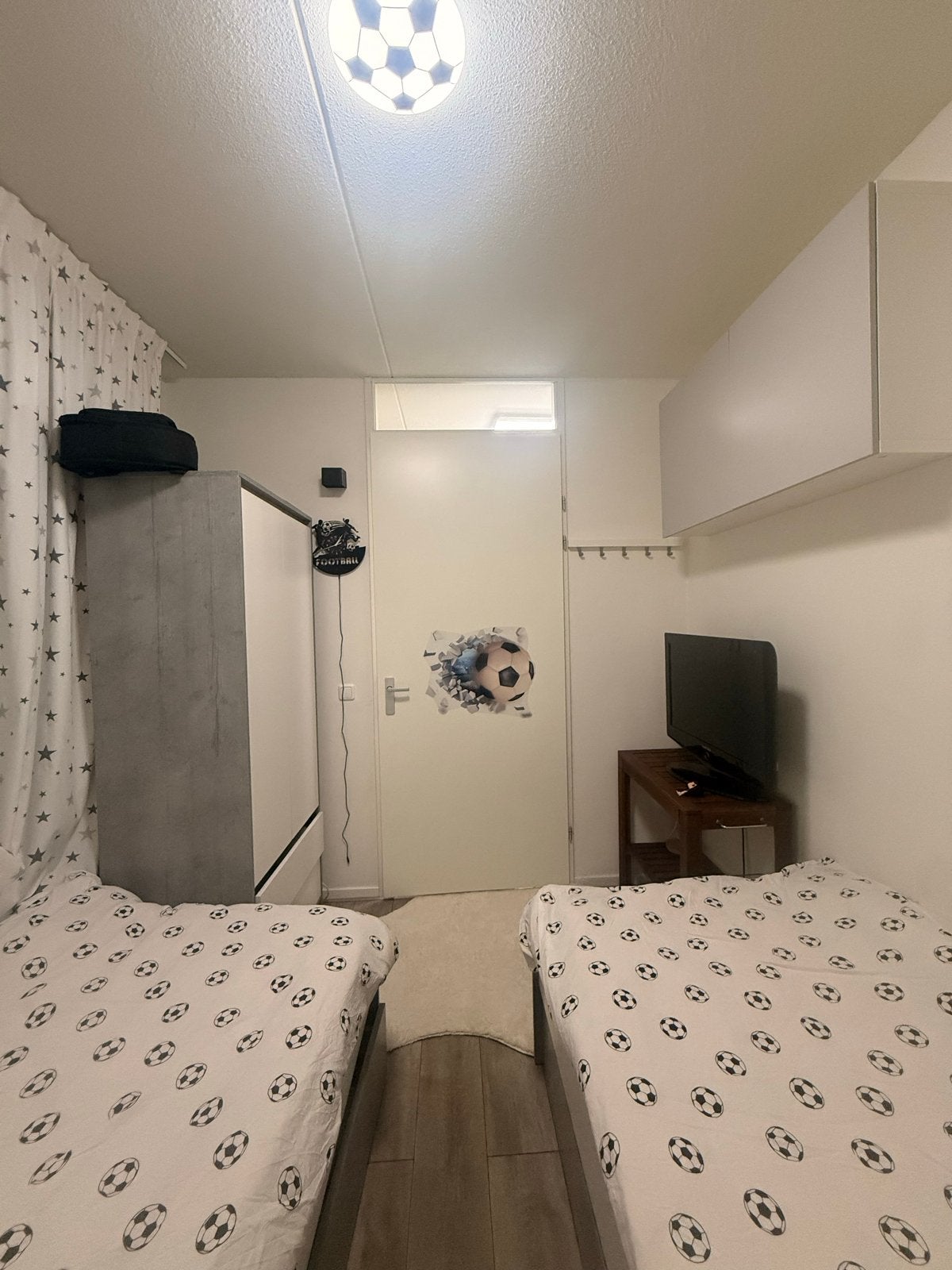 Twee eenpersoonsbedden BILLUND 90x200 met opbergruimte, Ophalen, Overige materialen, 90 cm, Eenpersoons