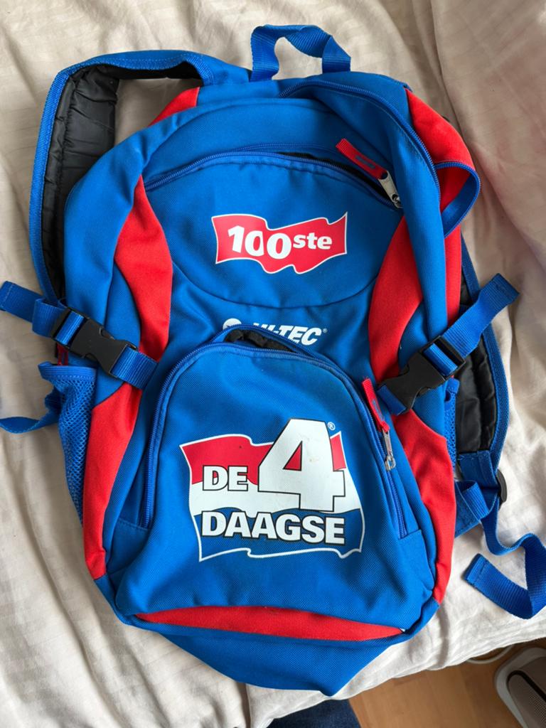 Speciale editie 100e Vierdaagse rugtas, Ophalen, Zo goed als nieuw, Overige merken, 30 tot 45 cm