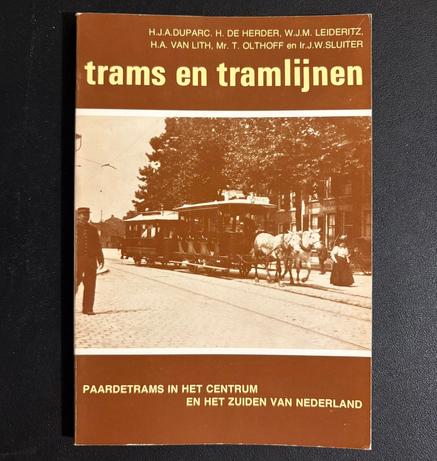 Paardetrams in het centrum en zuiden van Nederland (1977), Ophalen of Verzenden, Zo goed als nieuw, Tram, Boek of Tijdschrift