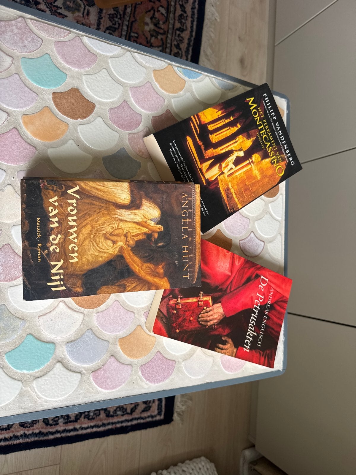 Boekenpakket: Vrouwen van de Nijl, Het Perkament van Monteca, Ophalen, Zo goed als nieuw