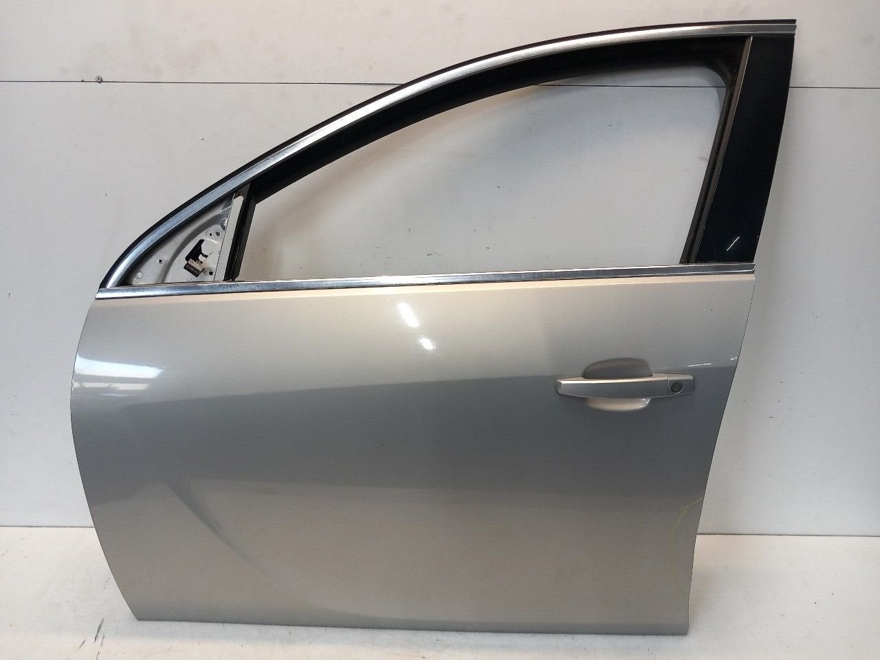 Portier links voor Opel Insignia, Auto-onderdelen, Onderdelen@venauto.nl, Van der Ven Autorecycling B.V., Gebruikt, Ettenseweg 76, 4706 PB Roosendaal, The Netherlands