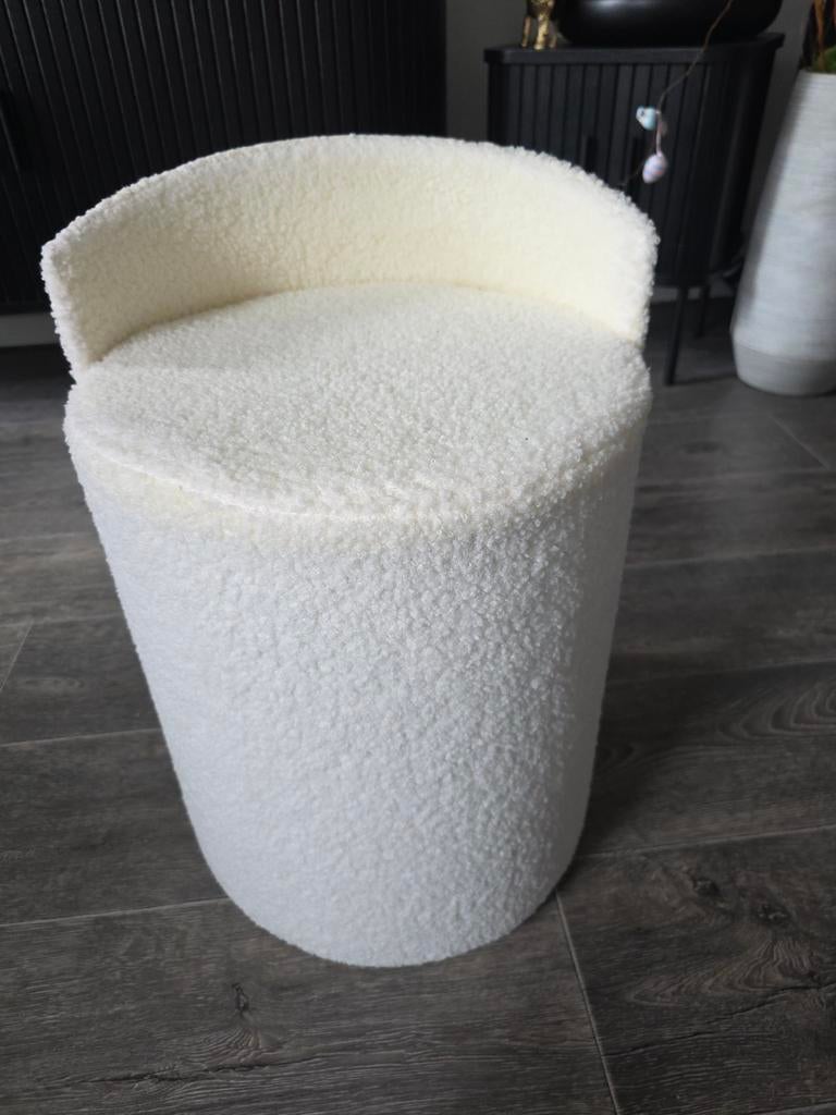 Beige Bouclé Poef/Zitje - Zithoogte 42cm, Ophalen, Minder dan 50 cm, Modern, Bouclé, Rond