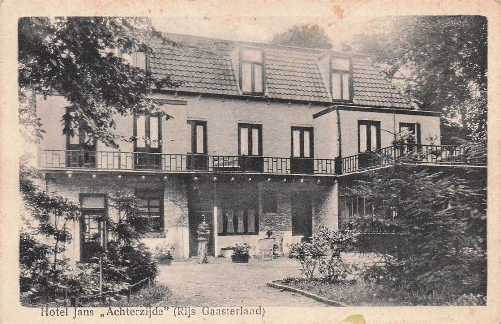 703-381-045 Hotel Jans achterzijde Rijs Gaasterland, Verzamelen, Ansichtkaarten | Nederland, Verzenden, Voor 1920, Friesland