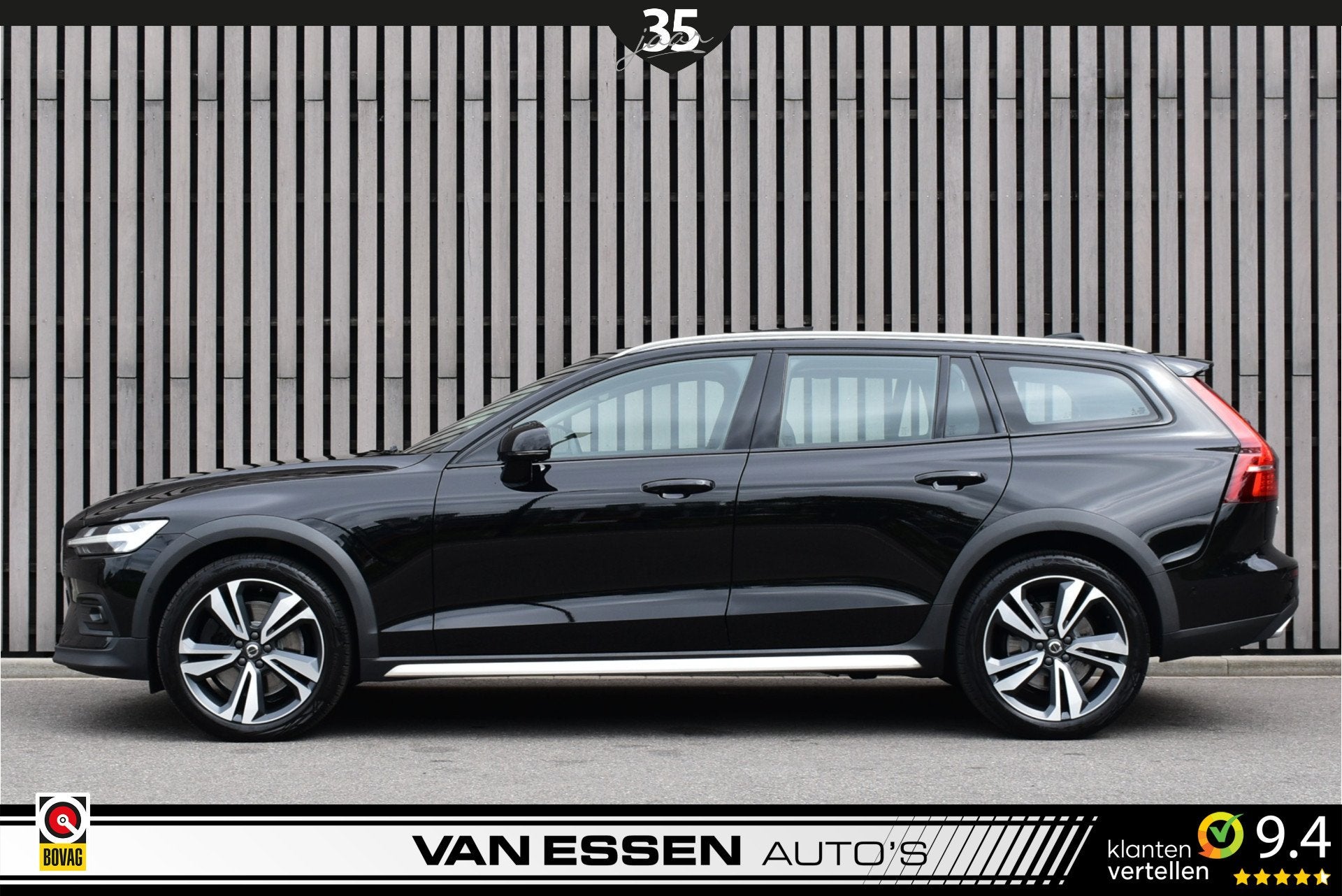 Volvo V60 Cross Country 2.0 B5 AWD Ultimate Pano 360-Camera, 15 km/l, 4 cilinders, 1969 cc, Zwart