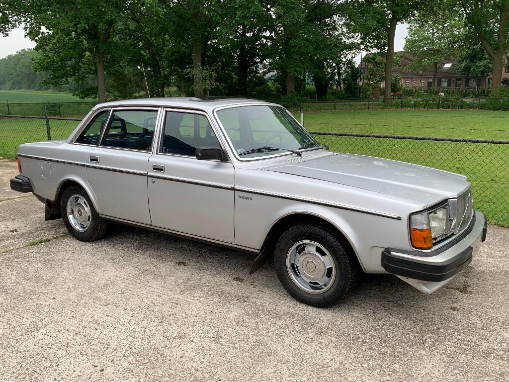 Volvo 264GLE Automaat 1980 Zilver, Automaat, Achterwielaandrijving, Overige modellen, Metallic lak