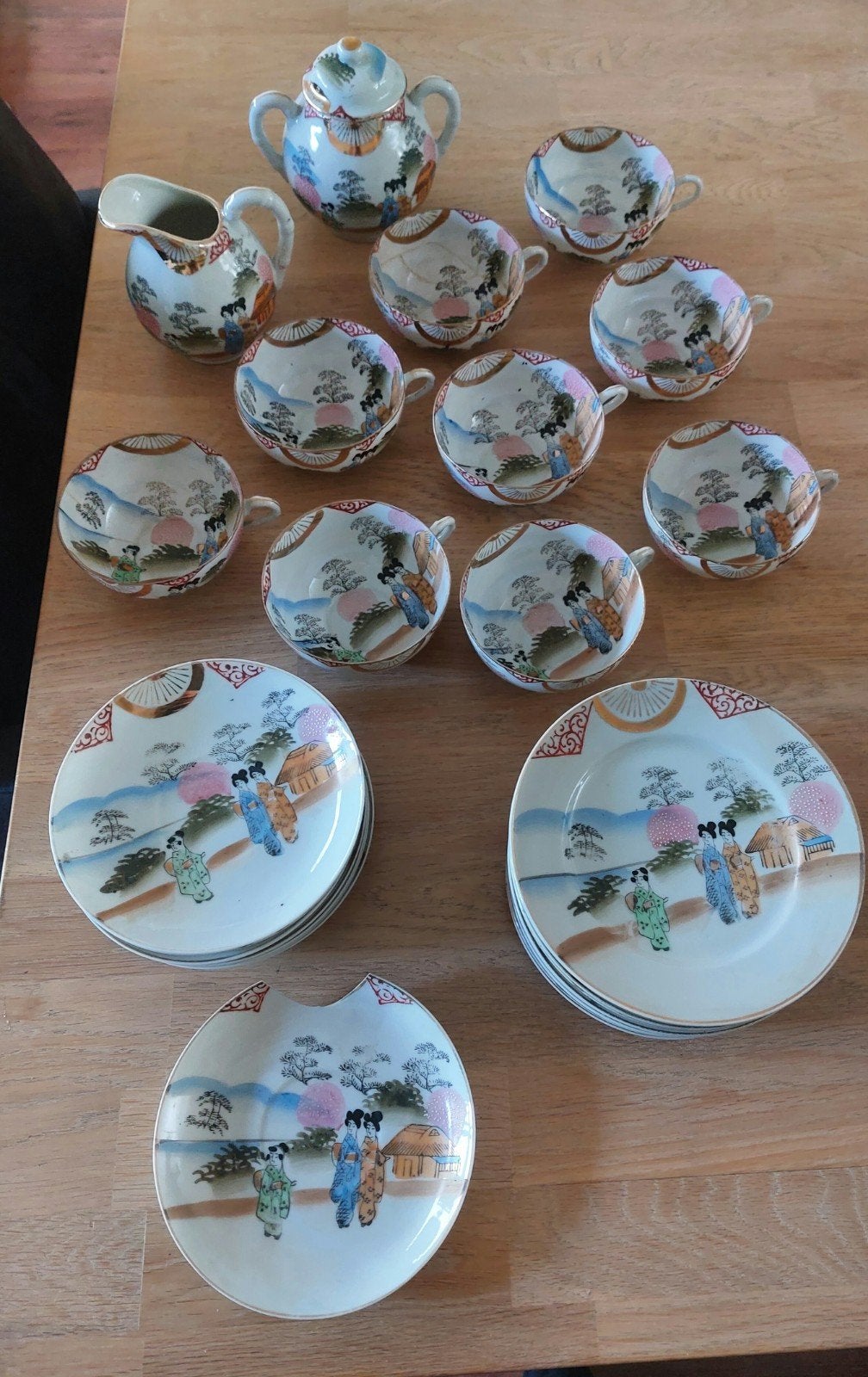 Japans porseleinen servies - Antiek, Antiek en Kunst, Antiek | Servies los, Ophalen of Verzenden