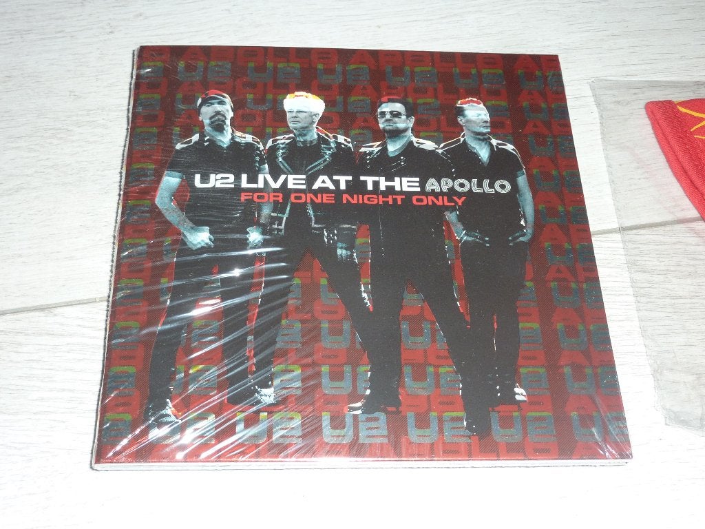 U2 Live At The Apollo (2 CD) & The Complete Lyrics Vol. 2, Verzamelen, Ophalen of Verzenden, Nieuw, Cd of Plaat