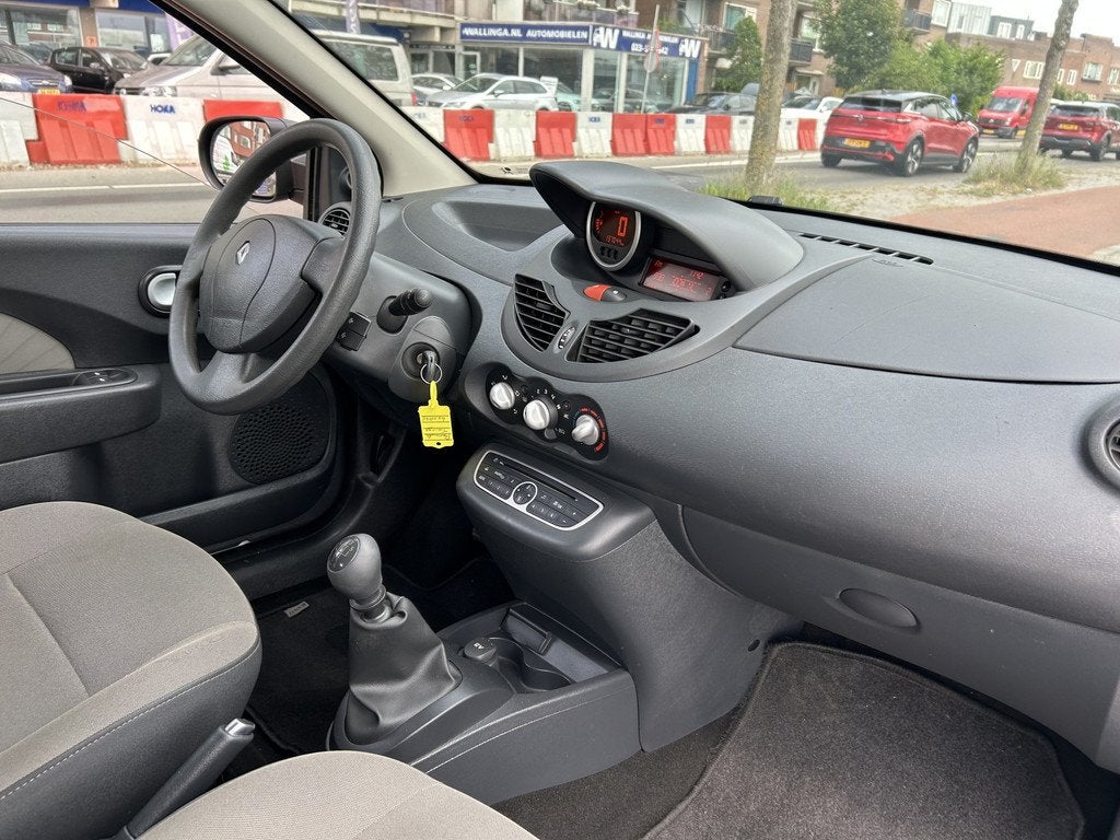 Renault Twingo 1.2-16V Authentique Airco apk keurige auto, Gebruikt, Zwart, 4 cilinders, 4 stoelen