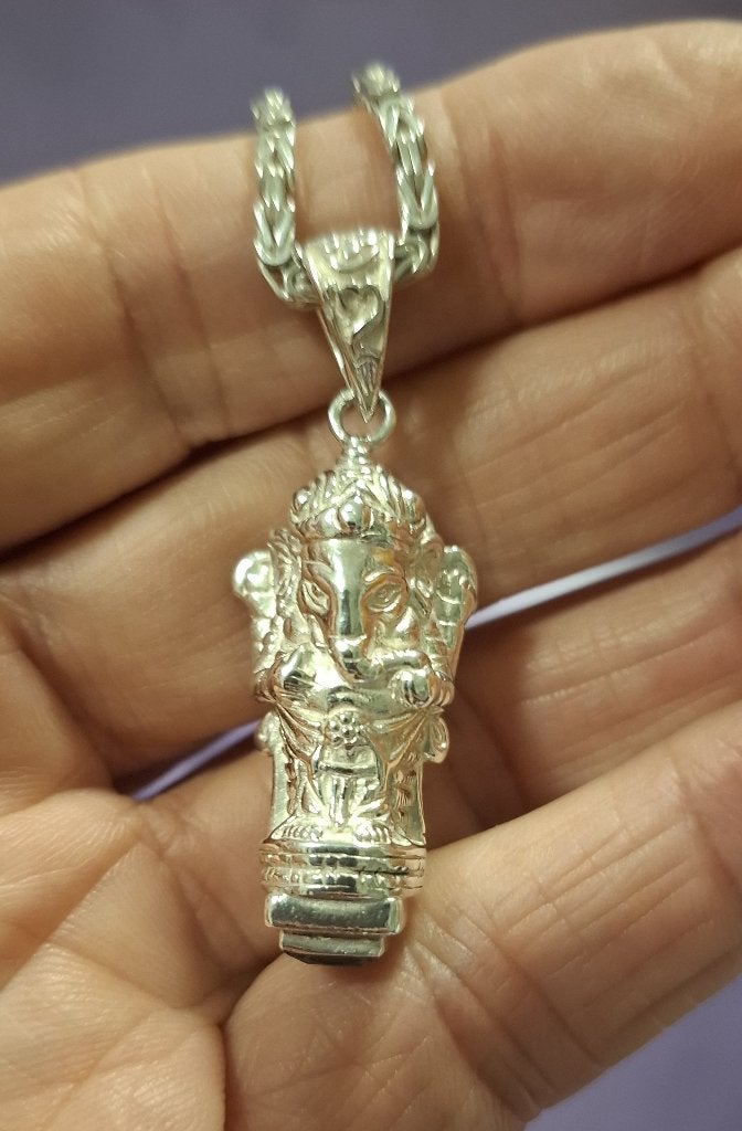 Balinese Ganesha & Tempelwachter halsketting met blue topaz, Sieraden, Tassen en Uiterlijk, Verzenden, Nieuw, Met edelsteen, Zilver