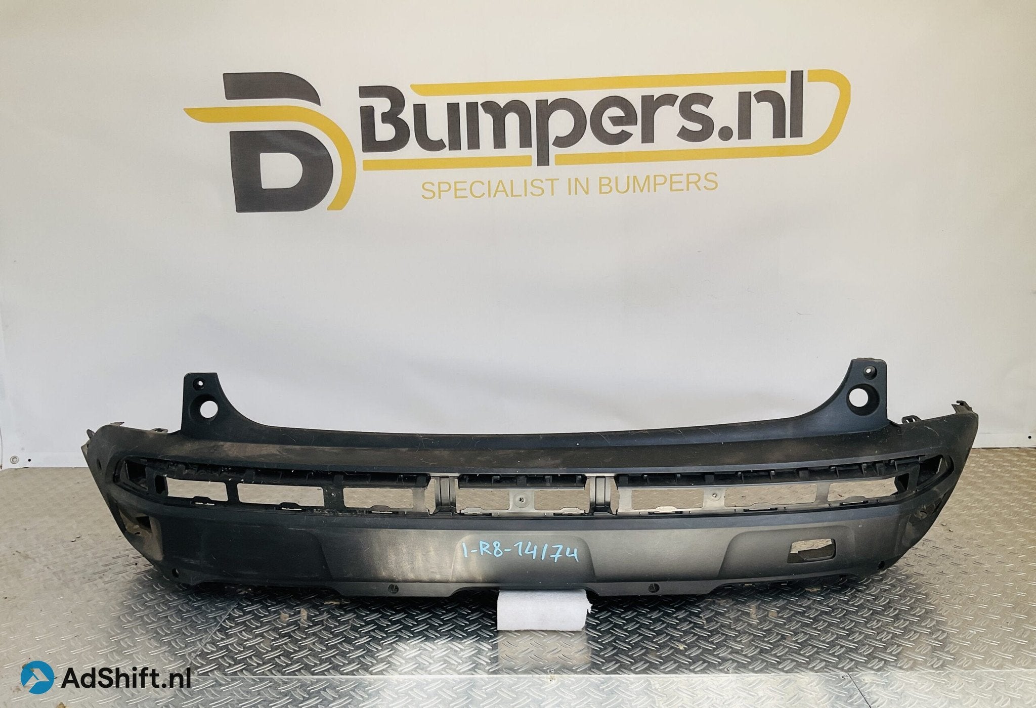 Bumper Peugeot 3008 16-21 4xpdc 9811865077 Achterbumper R8-1, Bumper