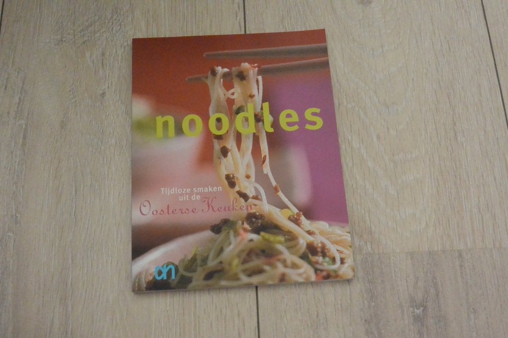 Albert Heijn - Tijdloze smaken uit de Oosterse keuken, Ophalen of Verzenden, Zo goed als nieuw, Albert Heijn, Azië en Oosters