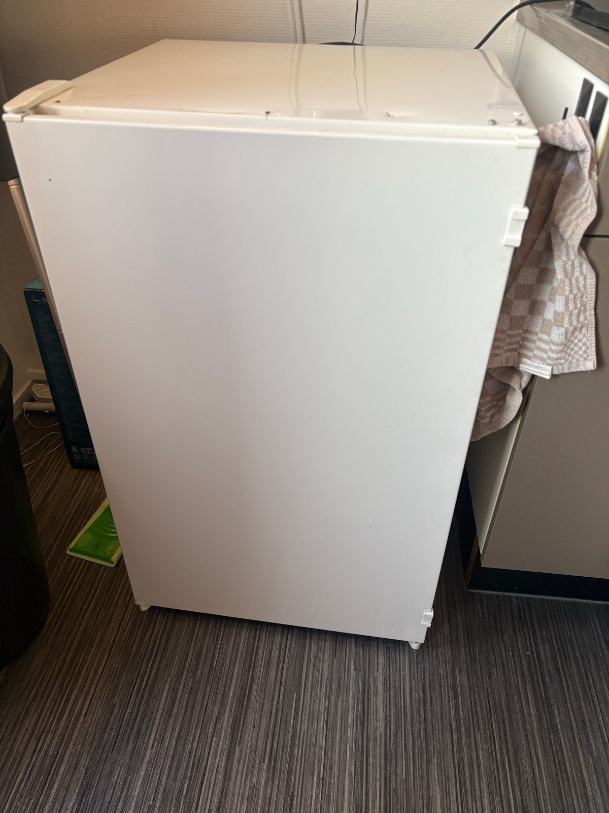 Compacte Koelkast met Vriesvak - Ideaal voor Kleine Ruimtes, Witgoed en Apparatuur, Gebruikt, 75 tot 100 liter, 45 tot 60 cm, Met vriesvak