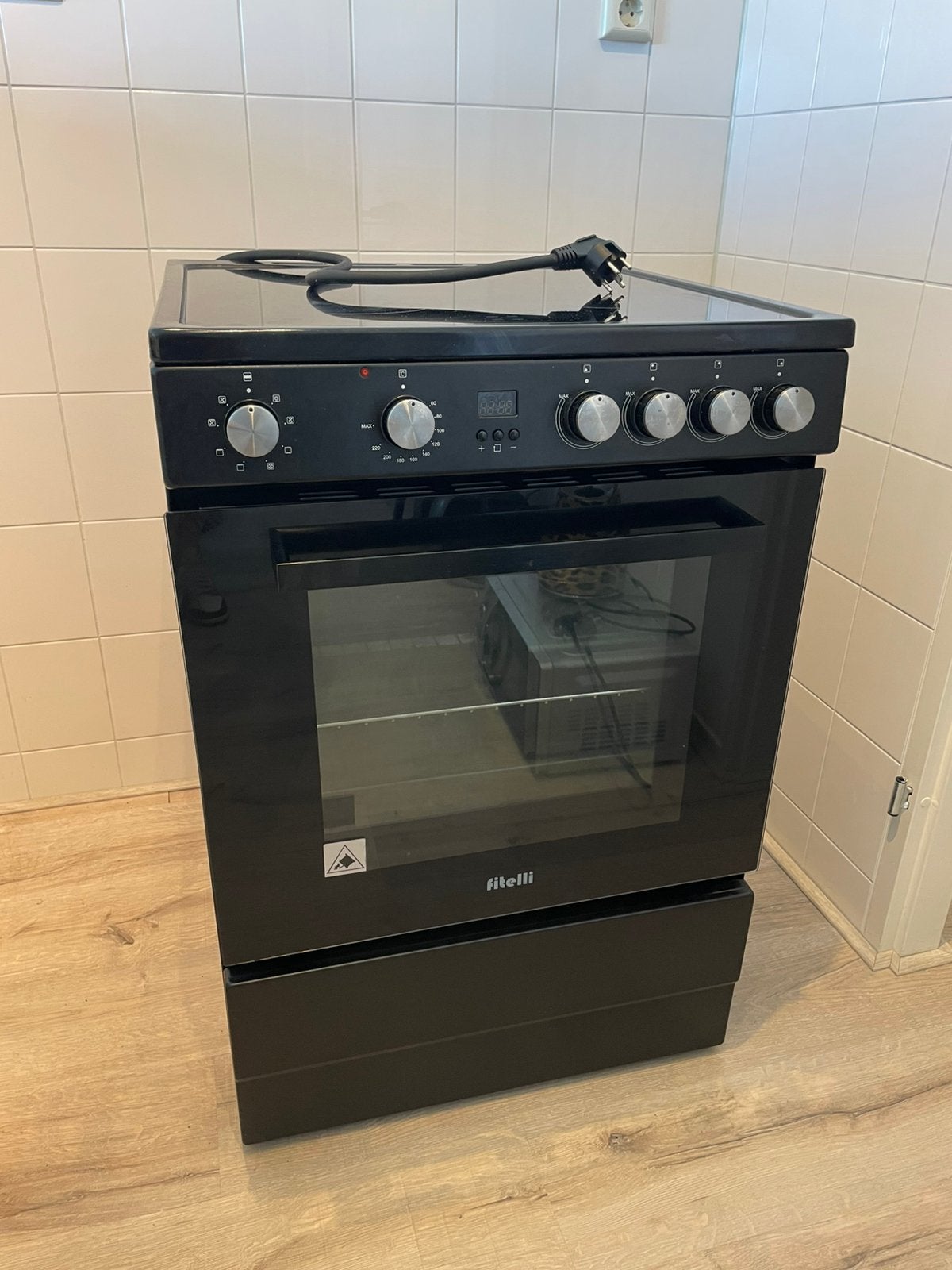 Kookplaat met oven Fitelli, Witgoed en Apparatuur, Fornuizen, Ophalen, 60 cm of meer, 4 kookzones, Zo goed als nieuw