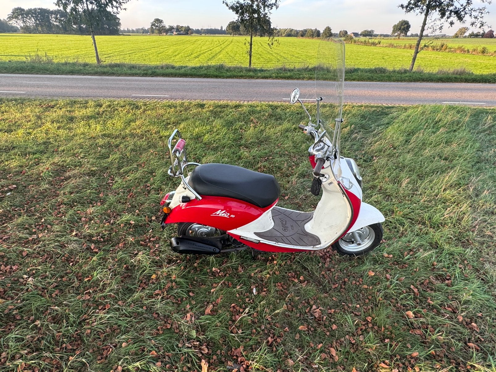 Sym mio scooter, Fietsen en Brommers, Gebruikt, Maximaal 45 km/u, Benzine, Ophalen