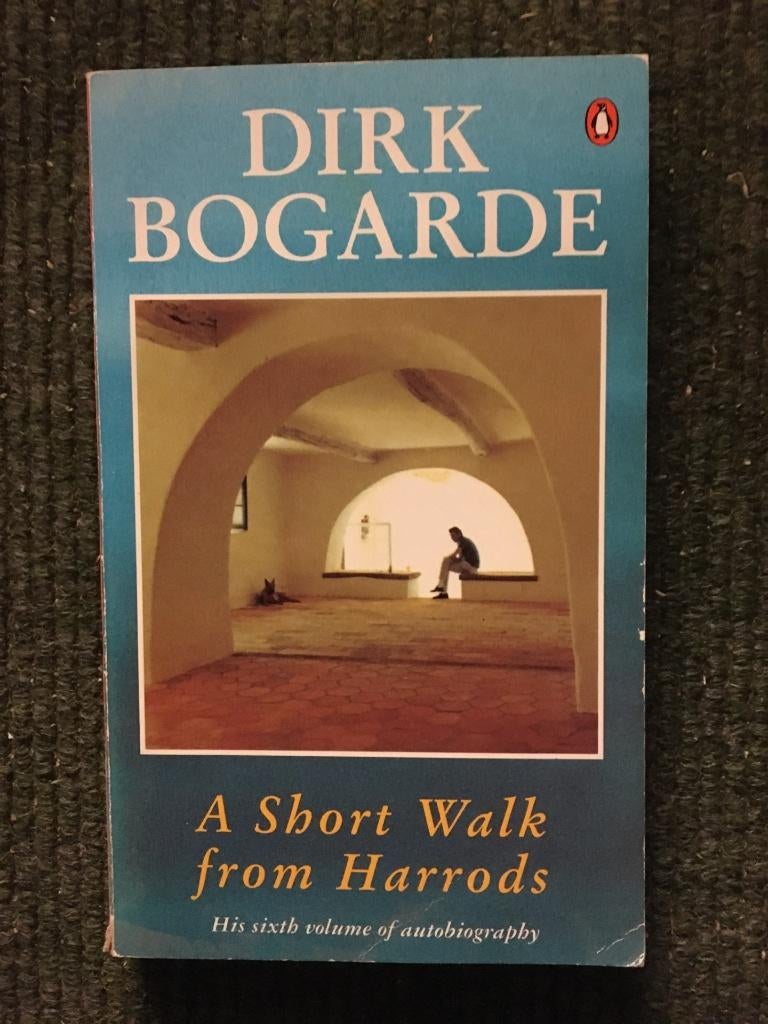 A short walk from Harrods; door Dirk Bogarde #Engeland, Gelezen, Ophalen of Verzenden, Dirk Bogarde, Film, Tv en Media