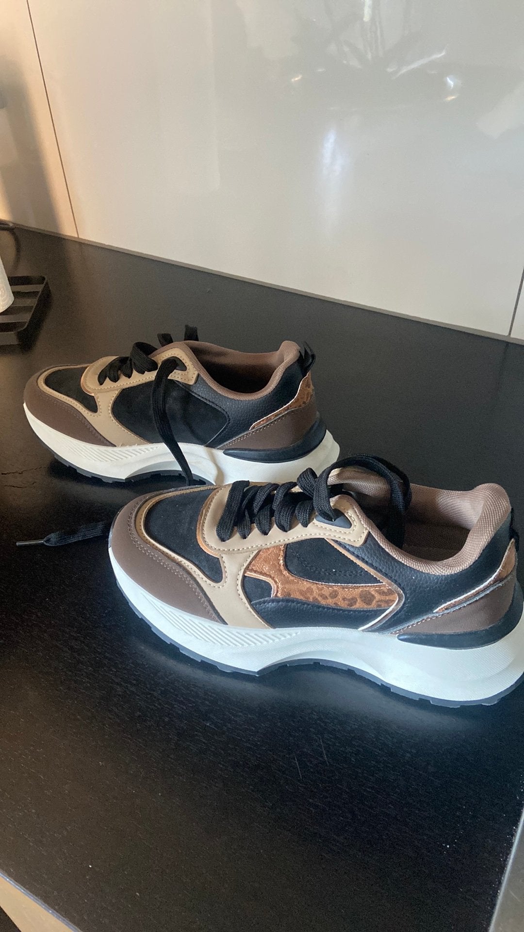 NIEUWE SCHOENEN 39, Ophalen of Verzenden, Zo goed als nieuw, Zwart, Sneakers of Gympen