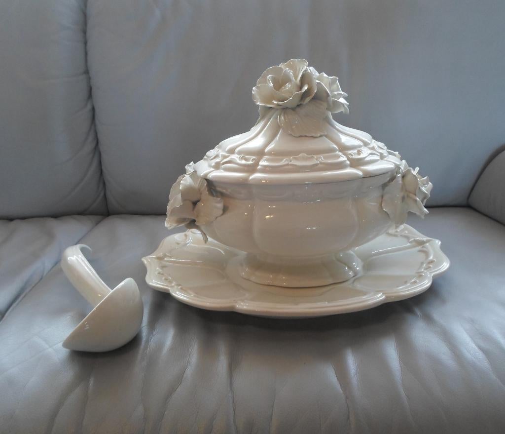 Ardalt Fiori Bassano Tureen Italy, Antiek en Kunst, Antiek | Keramiek en Aardewerk, Ophalen of Verzenden