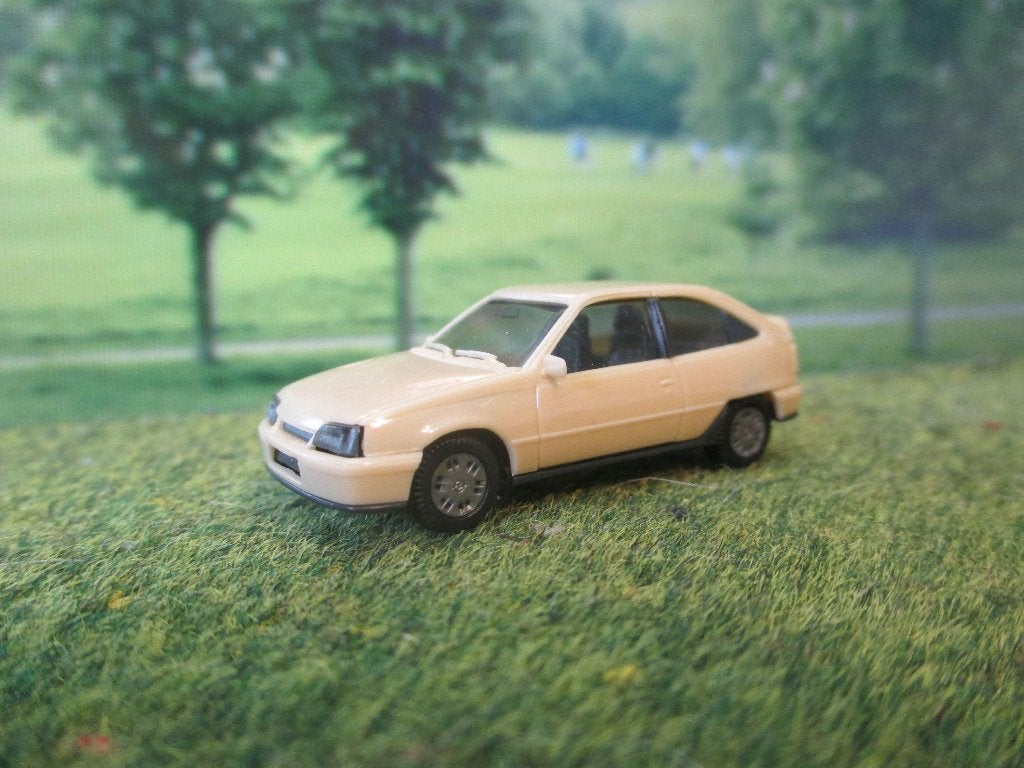 Opel Kadett E Gsi - Herpa creme, Ophalen of Verzenden, Zo goed als nieuw, Auto, Herpa