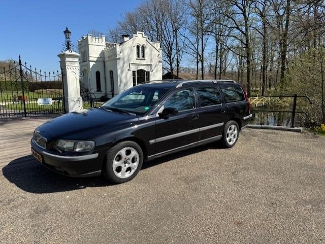 Volvo V70 2.4 Edition II 170pk, Thaak, All Season bnd,nw APK, Voorwielaandrijving, Zwart, Leder en Stof, Zwart