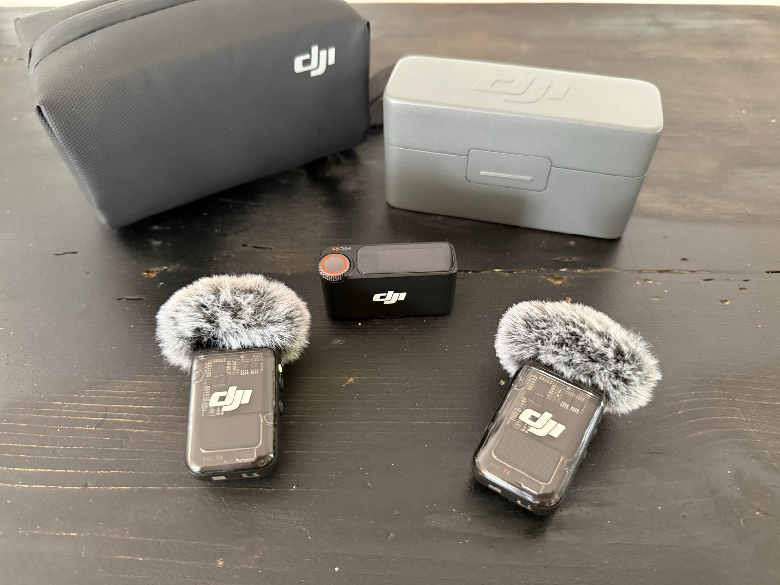 DJI Mic2 draadloze microfoonset met oplader en accessoires, Audio, Tv en Foto, Videocamera's Digitaal, Overige merken, Overige typen