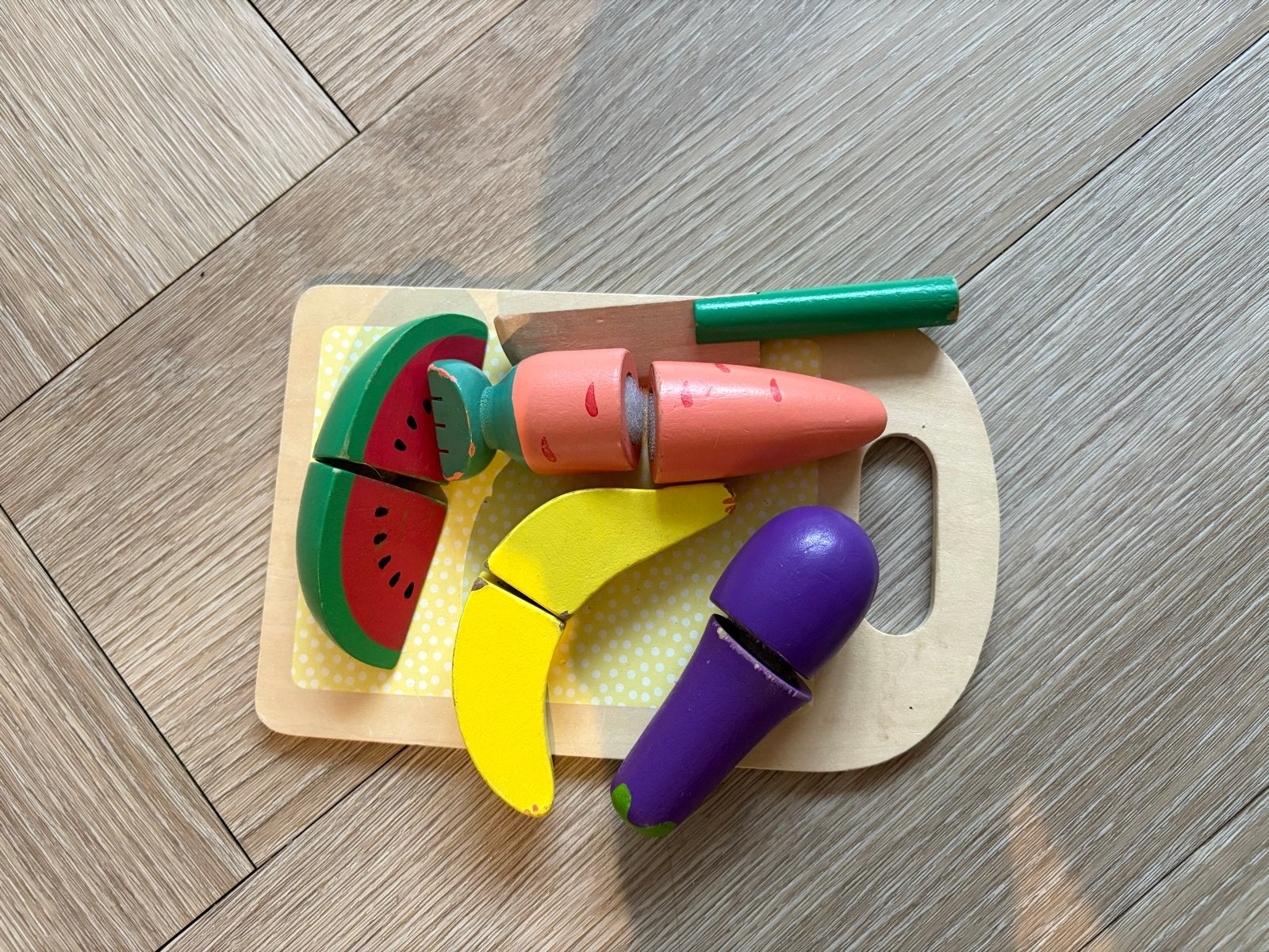HEMA Houten speelgoed groenten en fruit met mes en plankje, Ophalen of Verzenden, Gebruikt, Overige typen