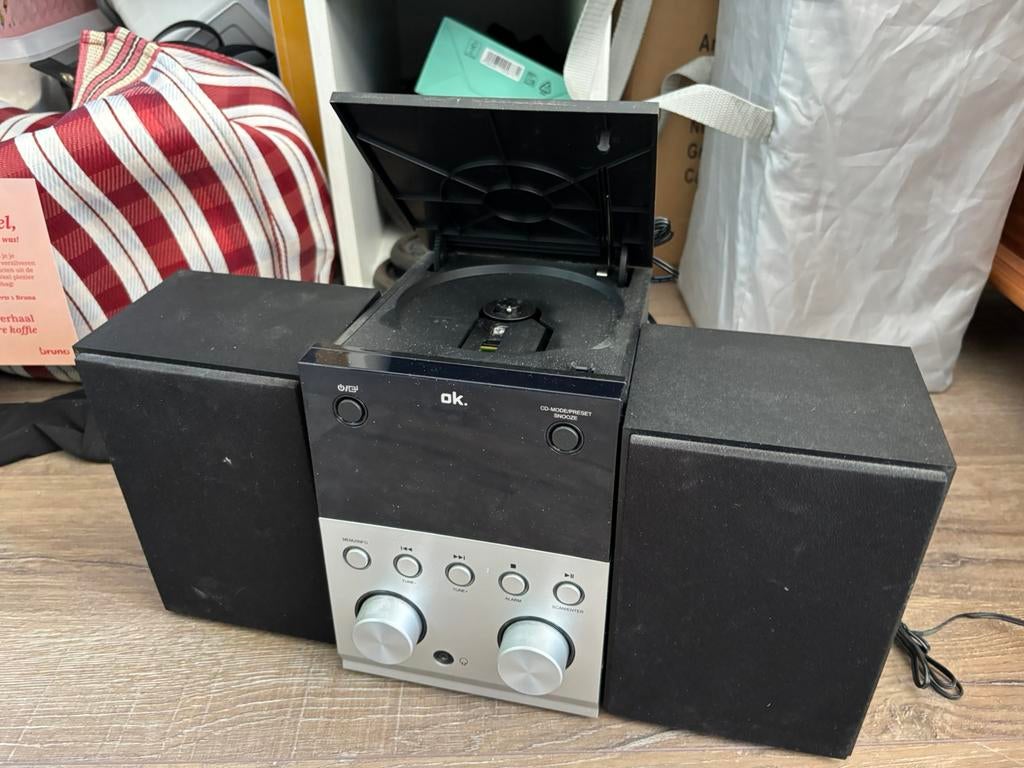 Radio cd speler incl. 2 boxjes, Ophalen, Zo goed als nieuw